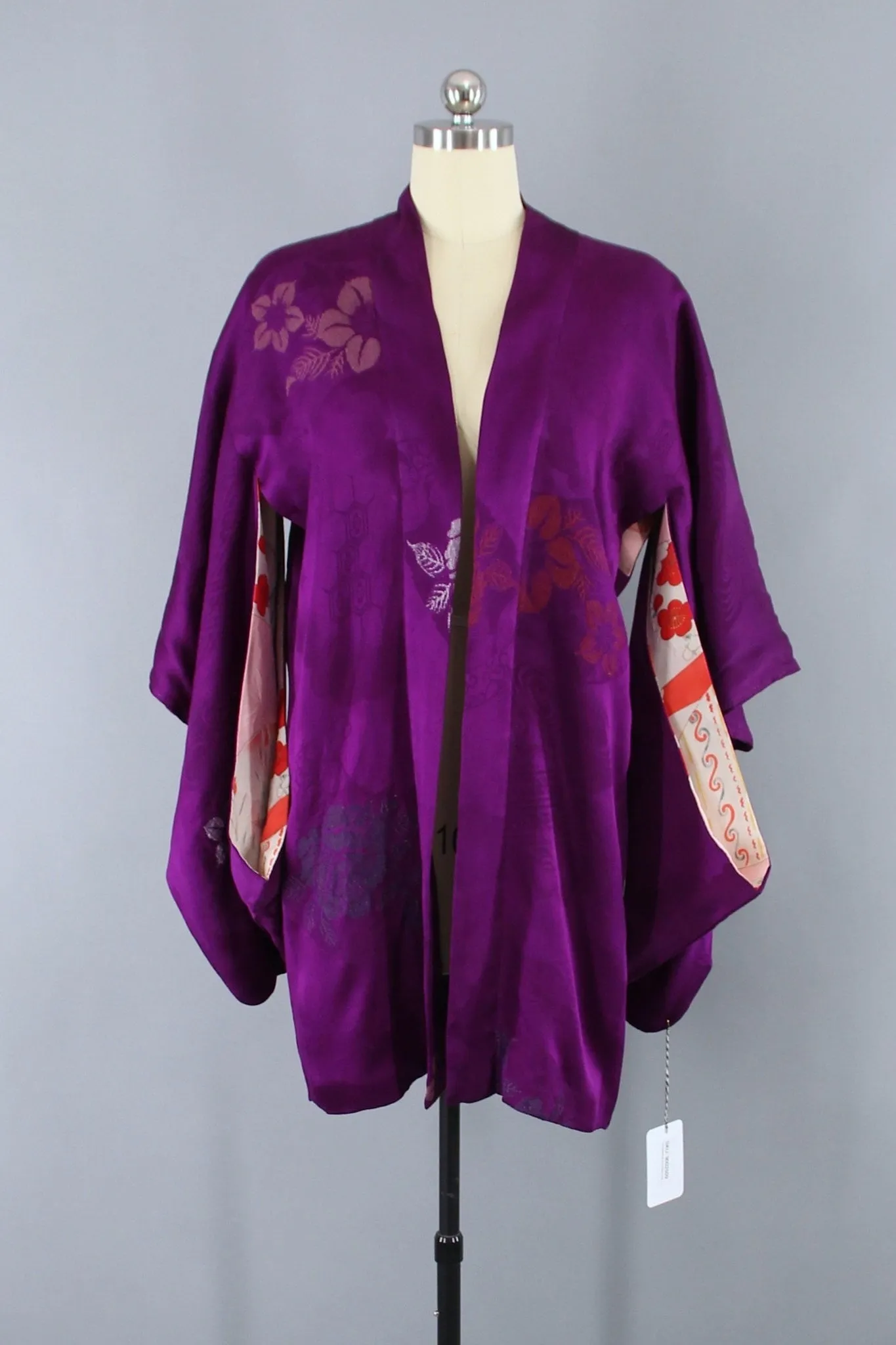 1930s Vintage Haori Kimono Jacket Cardigan / Magenta Purple Urushi Embroidery